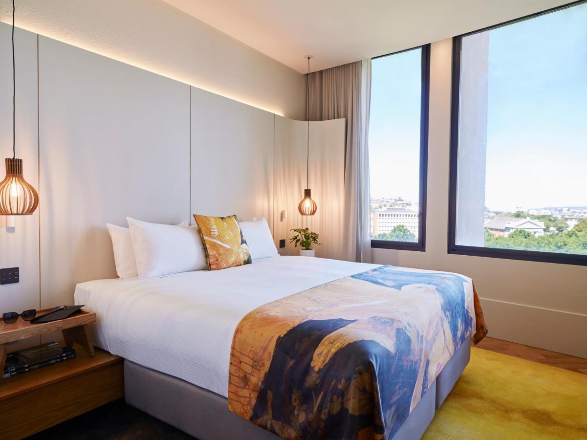 Hotel Crystalbrook Kingsley Newcastle Exterior foto A room at the hotel